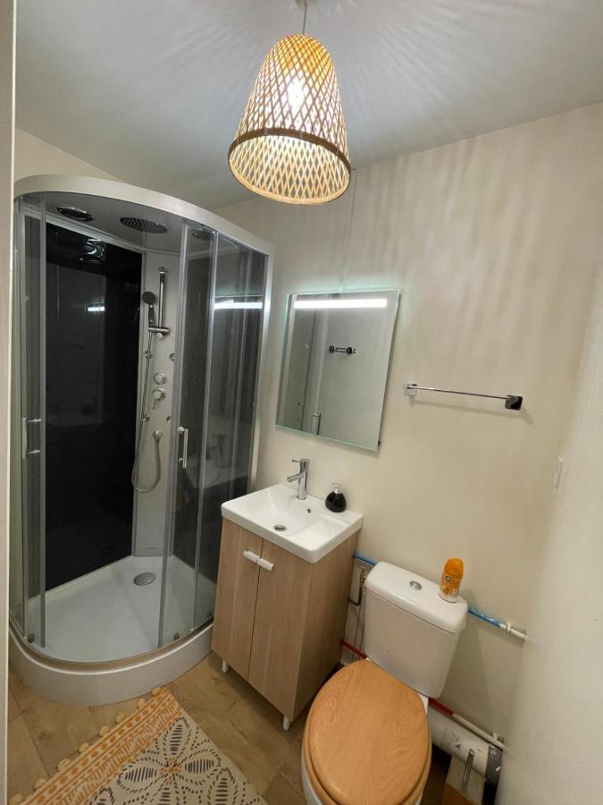 Cocoon Room - Jacuzzi Semoy Luaran gambar